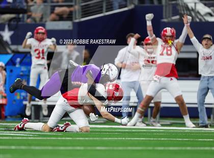 Thumbnail 1 in Albany vs. Mart (UIL Football 2A D2 Final) photogallery.