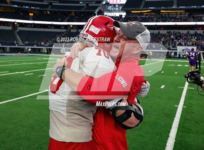 Thumbnail 2 in Albany vs. Mart (UIL Football 2A D2 Final) photogallery.