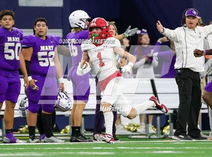 Thumbnail 3 in Albany vs. Mart (UIL Football 2A D2 Final) photogallery.