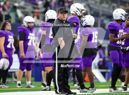 Thumbnail 3 in Albany vs. Mart (UIL Football 2A D2 Final) photogallery.
