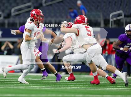 Thumbnail 2 in Albany vs. Mart (UIL Football 2A D2 Final) photogallery.