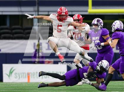 Thumbnail 2 in Albany vs. Mart (UIL Football 2A D2 Final) photogallery.