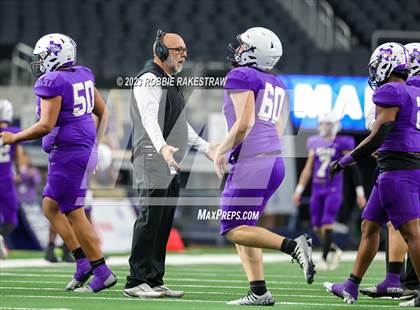 Thumbnail 2 in Albany vs. Mart (UIL Football 2A D2 Final) photogallery.