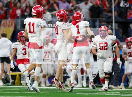 Thumbnail 3 in Albany vs. Mart (UIL Football 2A D2 Final) photogallery.