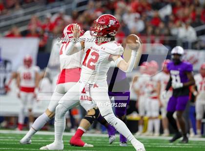 Thumbnail 3 in Albany vs. Mart (UIL Football 2A D2 Final) photogallery.