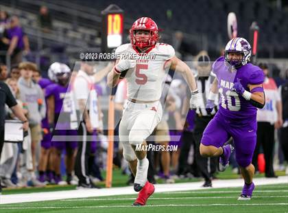 Thumbnail 1 in Albany vs. Mart (UIL Football 2A D2 Final) photogallery.