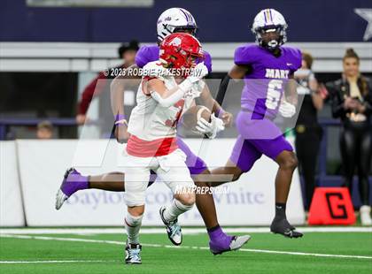 Thumbnail 3 in Albany vs. Mart (UIL Football 2A D2 Final) photogallery.