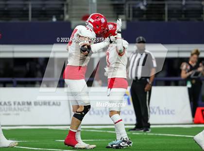 Thumbnail 3 in Albany vs. Mart (UIL Football 2A D2 Final) photogallery.
