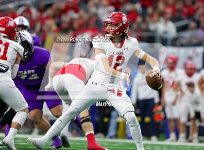 Thumbnail 1 in Albany vs. Mart (UIL Football 2A D2 Final) photogallery.