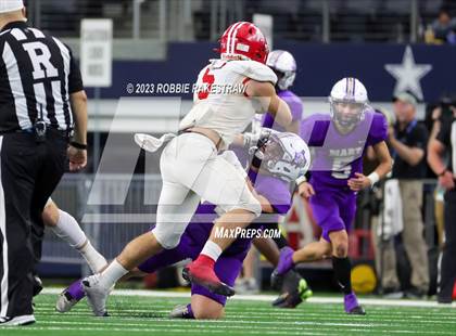 Thumbnail 1 in Albany vs. Mart (UIL Football 2A D2 Final) photogallery.