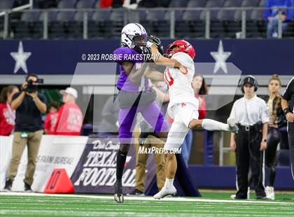 Thumbnail 1 in Albany vs. Mart (UIL Football 2A D2 Final) photogallery.