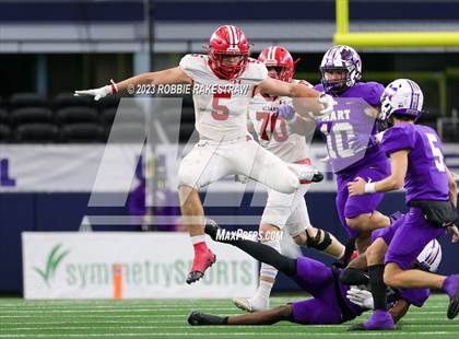 Thumbnail 1 in Albany vs. Mart (UIL Football 2A D2 Final) photogallery.