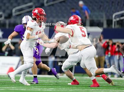 Thumbnail 3 in Albany vs. Mart (UIL Football 2A D2 Final) photogallery.