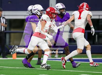 Thumbnail 2 in Albany vs. Mart (UIL Football 2A D2 Final) photogallery.