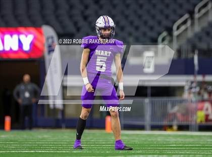 Thumbnail 3 in Albany vs. Mart (UIL Football 2A D2 Final) photogallery.