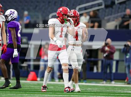 Thumbnail 3 in Albany vs. Mart (UIL Football 2A D2 Final) photogallery.
