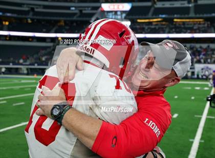 Thumbnail 3 in Albany vs. Mart (UIL Football 2A D2 Final) photogallery.