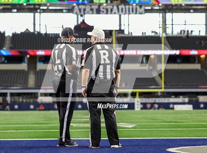 Thumbnail 1 in Albany vs. Mart (UIL Football 2A D2 Final) photogallery.