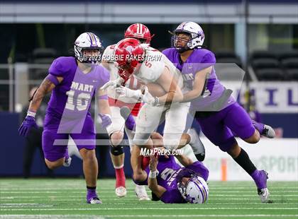 Thumbnail 2 in Albany vs. Mart (UIL Football 2A D2 Final) photogallery.