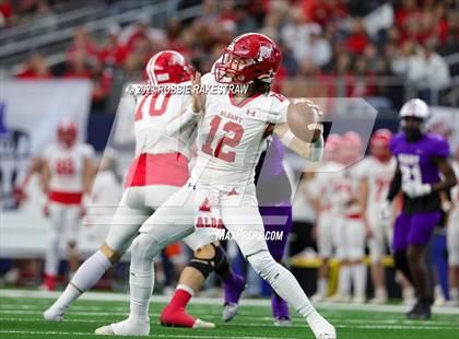 Thumbnail 2 in Albany vs. Mart (UIL Football 2A D2 Final) photogallery.