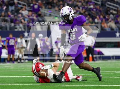 Thumbnail 1 in Albany vs. Mart (UIL Football 2A D2 Final) photogallery.