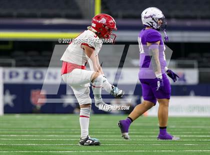 Thumbnail 2 in Albany vs. Mart (UIL Football 2A D2 Final) photogallery.