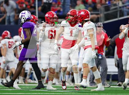 Thumbnail 2 in Albany vs. Mart (UIL Football 2A D2 Final) photogallery.