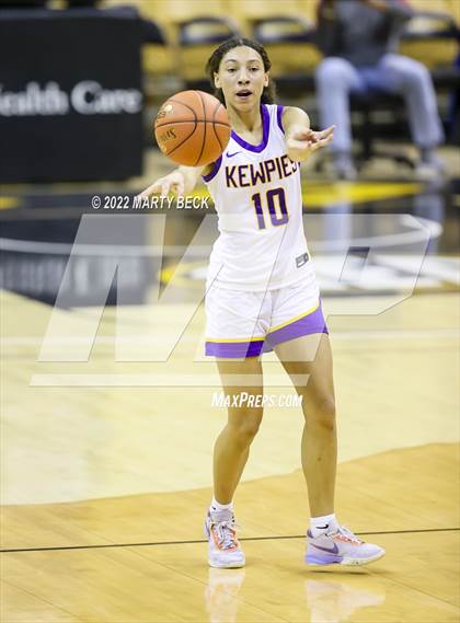 Thumbnail 2 in Lutheran vs Hickman (Norm Stewart Classic) photogallery.