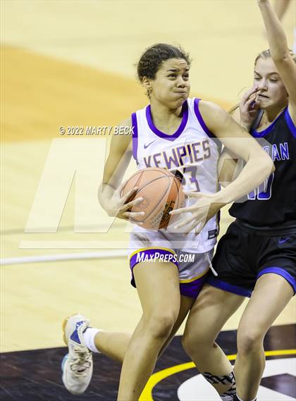 Thumbnail 2 in Lutheran vs Hickman (Norm Stewart Classic) photogallery.
