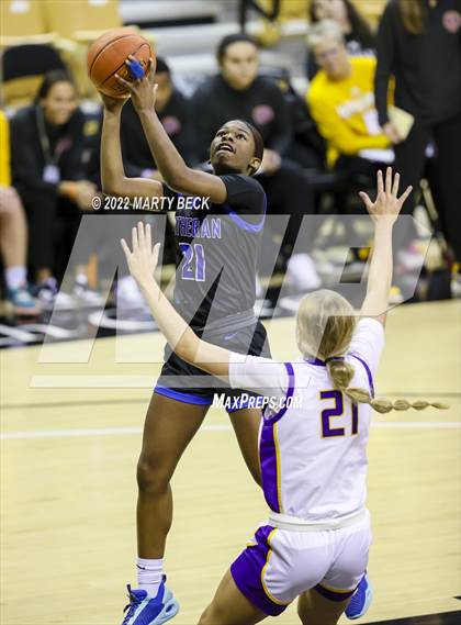 Thumbnail 1 in Lutheran vs Hickman (Norm Stewart Classic) photogallery.