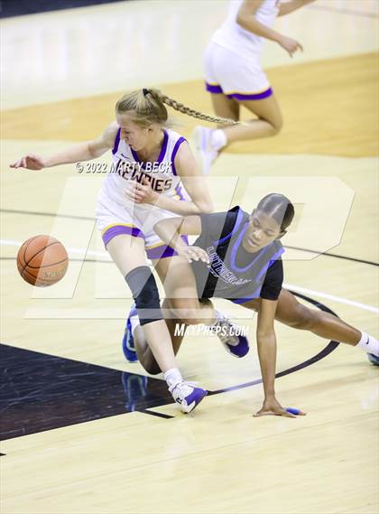 Thumbnail 3 in Lutheran vs Hickman (Norm Stewart Classic) photogallery.