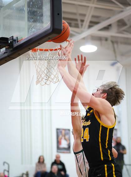 Thumbnail 2 in Adams vs. Lake Orion (MHSAA District Final) photogallery.