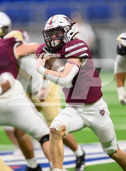 Thumbnail 2 in Calhoun vs Davenport (UIL 4A Region 4 Division 1 Quarterfinal) photogallery.