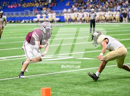 Thumbnail 2 in Calhoun vs Davenport (UIL 4A Region 4 Division 1 Quarterfinal) photogallery.