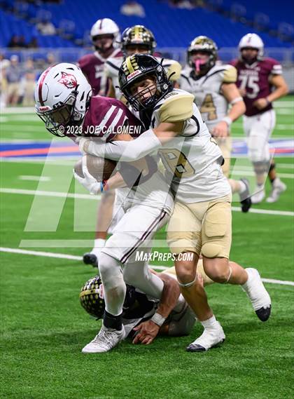 Thumbnail 2 in Calhoun vs Davenport (UIL 4A Region 4 Division 1 Quarterfinal) photogallery.