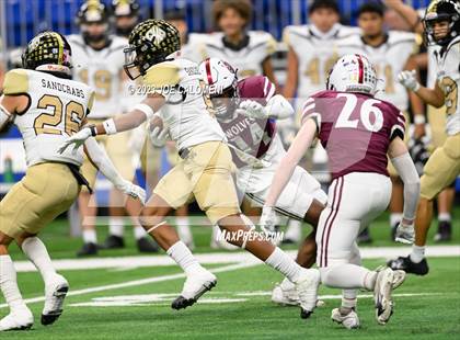 Thumbnail 2 in Calhoun vs Davenport (UIL 4A Region 4 Division 1 Quarterfinal) photogallery.