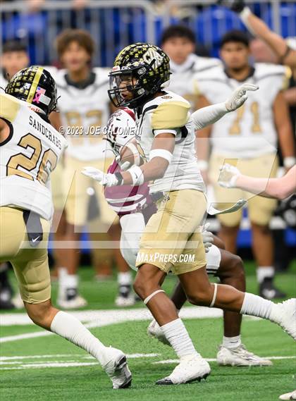 Thumbnail 1 in Calhoun vs Davenport (UIL 4A Region 4 Division 1 Quarterfinal) photogallery.
