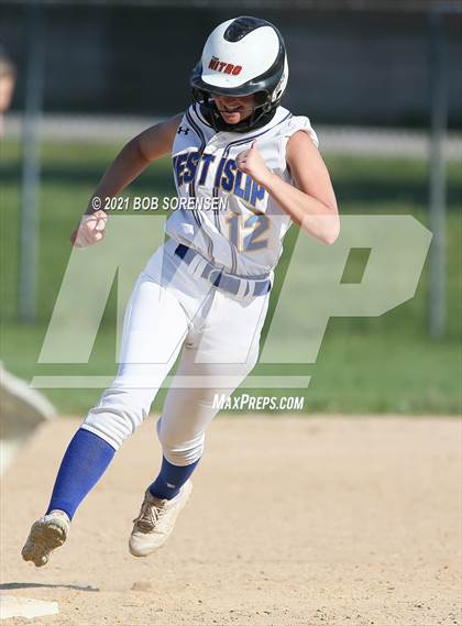 Thumbnail 3 in North Babylon @ West Islip photogallery.