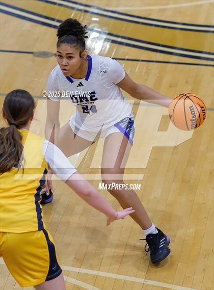 Thumbnail 1 in Oak Cliff Faith Family Academy vs. DME Academy (4 Tha Culture - MLK Edition) photogallery.