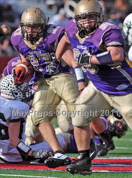 Thumbnail 1 in Westhampton Beach vs. Sayville (Section XI Division III Final) photogallery.