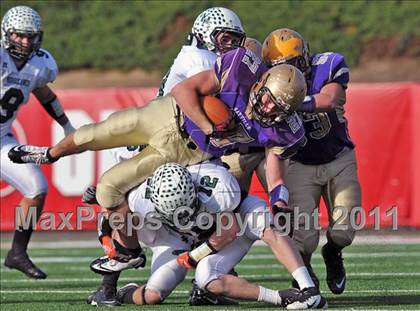 Thumbnail 3 in Westhampton Beach vs. Sayville (Section XI Division III Final) photogallery.