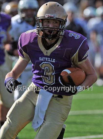 Thumbnail 3 in Westhampton Beach vs. Sayville (Section XI Division III Final) photogallery.