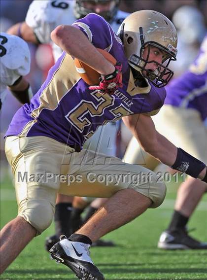 Thumbnail 1 in Westhampton Beach vs. Sayville (Section XI Division III Final) photogallery.