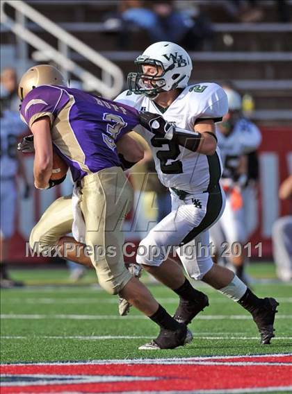 Thumbnail 1 in Westhampton Beach vs. Sayville (Section XI Division III Final) photogallery.