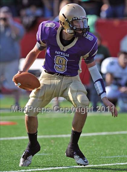 Thumbnail 2 in Westhampton Beach vs. Sayville (Section XI Division III Final) photogallery.