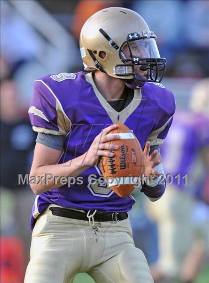 Thumbnail 2 in Westhampton Beach vs. Sayville (Section XI Division III Final) photogallery.