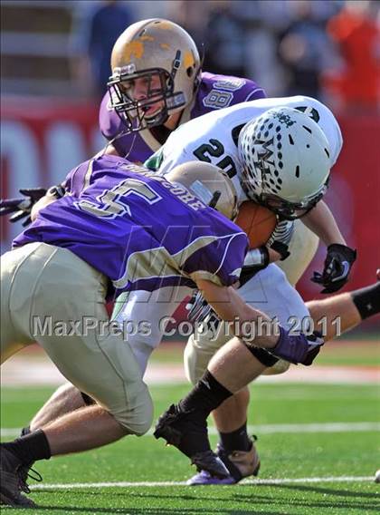 Thumbnail 3 in Westhampton Beach vs. Sayville (Section XI Division III Final) photogallery.