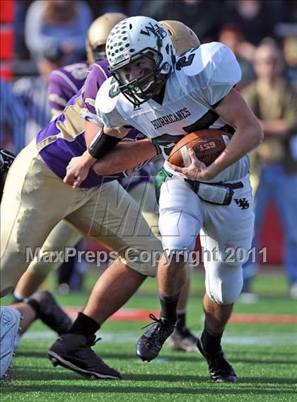 Thumbnail 3 in Westhampton Beach vs. Sayville (Section XI Division III Final) photogallery.