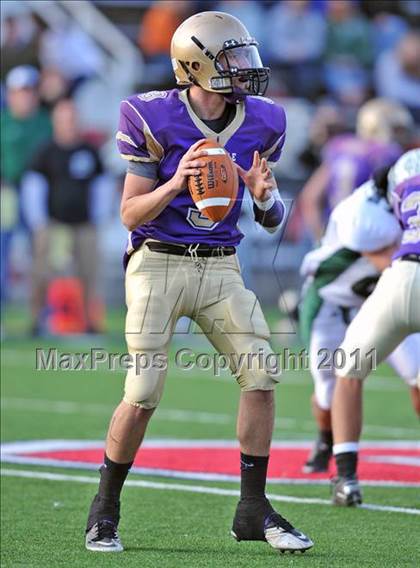 Thumbnail 3 in Westhampton Beach vs. Sayville (Section XI Division III Final) photogallery.