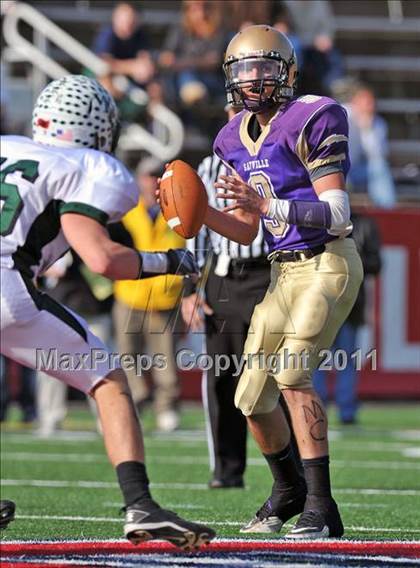 Thumbnail 3 in Westhampton Beach vs. Sayville (Section XI Division III Final) photogallery.